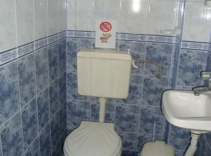 Guest house Perla 2*