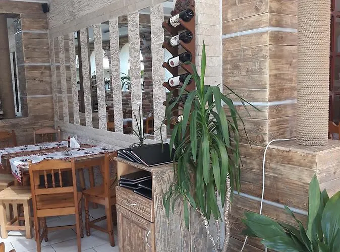 Guest house Perla 2*